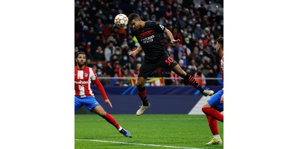 Kouzelný brazilský fotbalista vytváří zázrak AC Milán